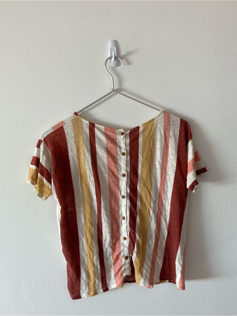 Sezane Andre Striped Short-Sleeve Cotton and Linen Tee in Rust, Mustard & Cream - Picture 4 of 4